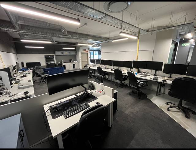 245M² OFFICE TO LET IN GARDENS